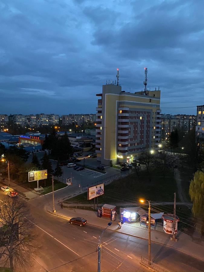 Двохкімнатні Люкс Апартаменти В Жк Арена ,Район Автовокзалу Rivne Exterior foto